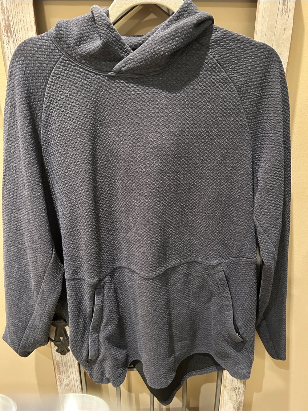 lululemon athletica Men's Hooded Pullover - Slate Gray